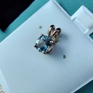14k rose gold .90ct Natural Aquamarine